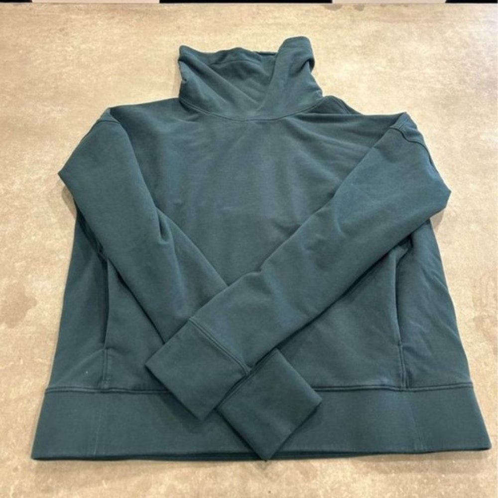 LULULEMON womans sweater with turtleneck and pockets. Dark teal. Super soft. Ne